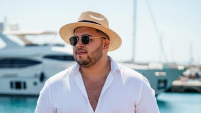 Rafael Augusto dos Santos Souza, proprietário da Oinque, especialista na criação e reprodução selecionada de mini porcos, mini cabras, chinchilas e outros animais da Oinque.